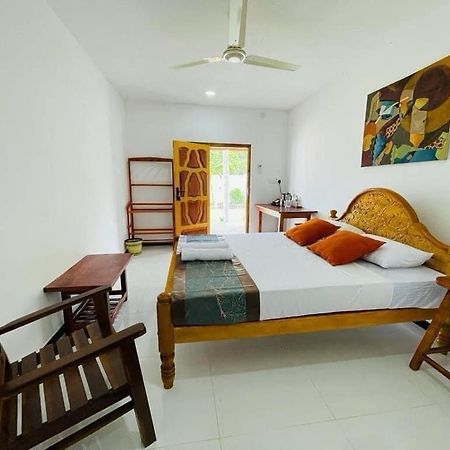 Ratnam Hotel Jaffna Exterior photo