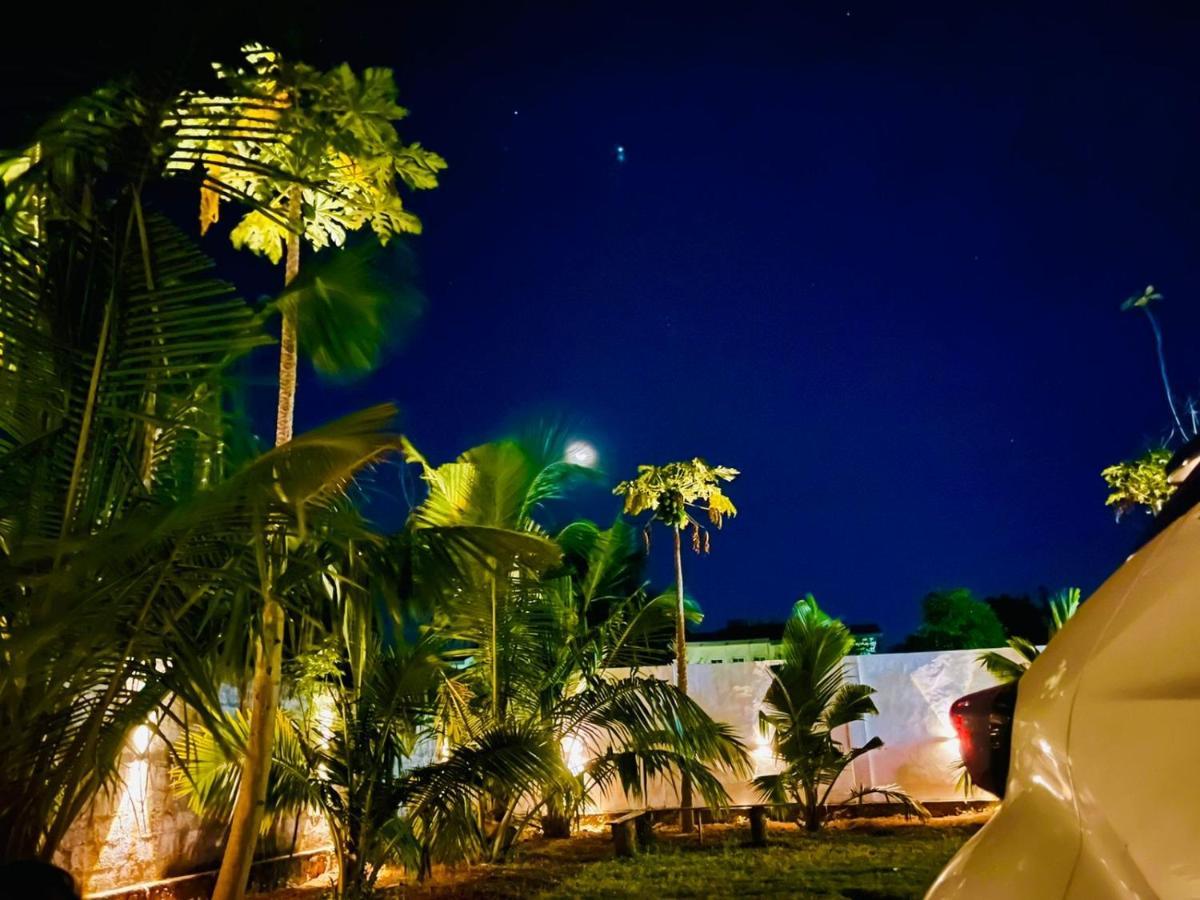 Ratnam Hotel Jaffna Exterior photo