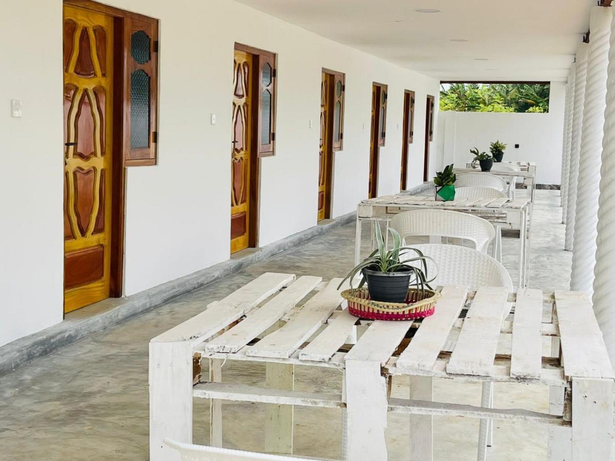 Ratnam Hotel Jaffna Exterior photo