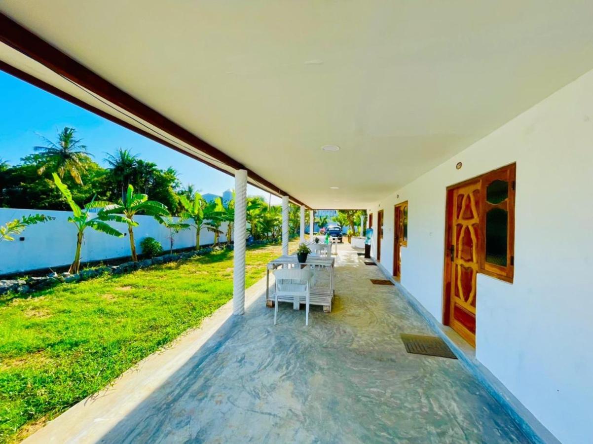 Ratnam Hotel Jaffna Exterior photo