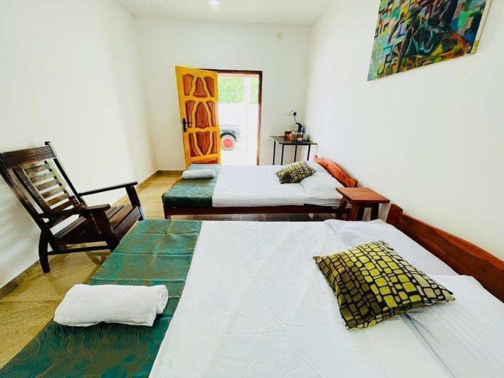 Ratnam Hotel Jaffna Exterior photo